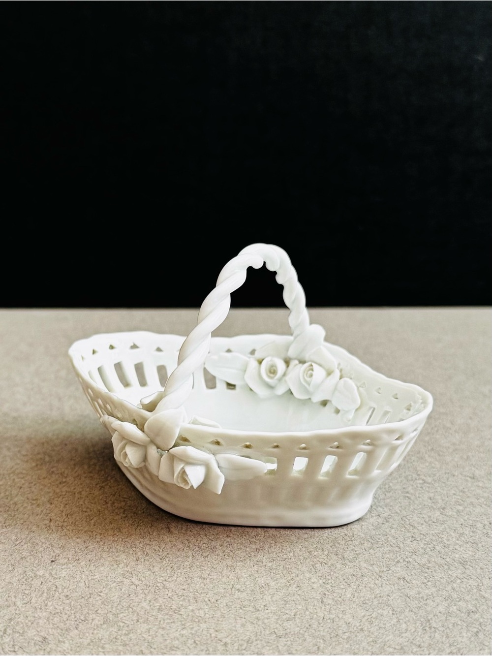 VTG mini ceramic basket